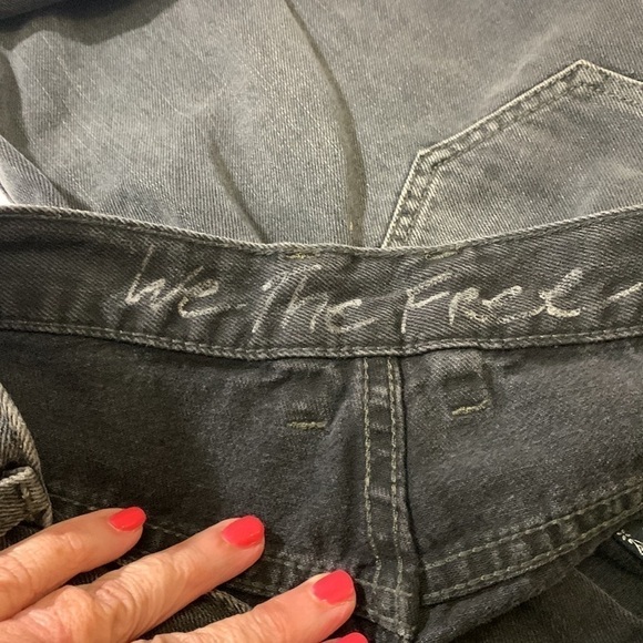 We the Free mid rise distructed hem jeans size 28, black - Picture 5 of 7